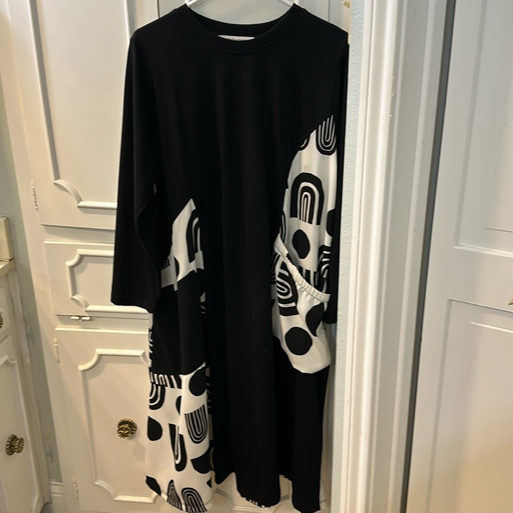Black and white geometric dress